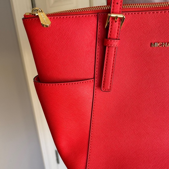 Michael Kors Vibrant Red purse - Picture 4 of 11